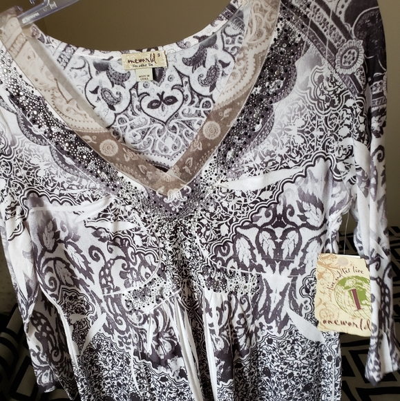 One World Blouse - Picture 1 of 4